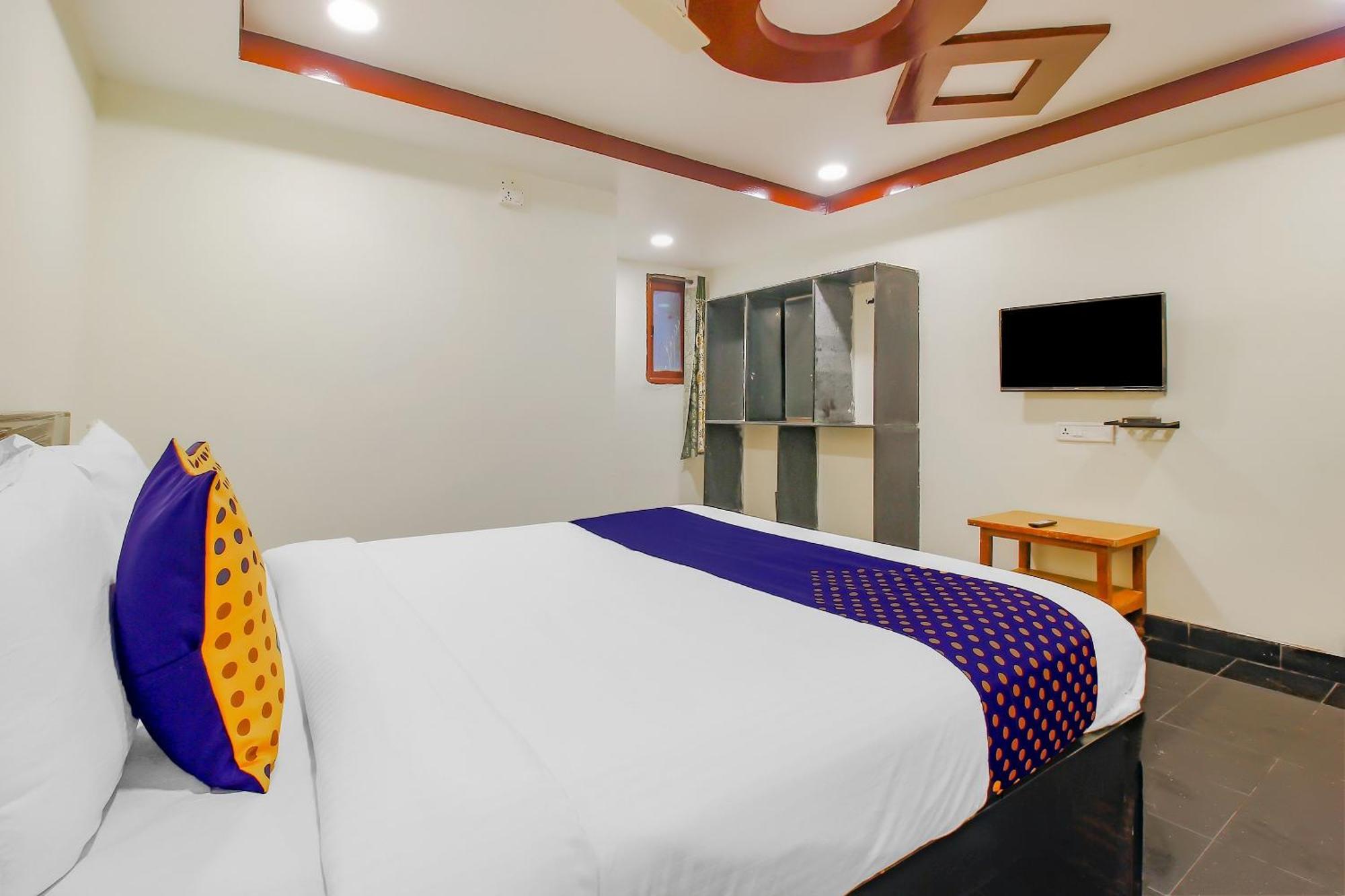 Spot On Hotel Grand Inn Warangal Exterior photo