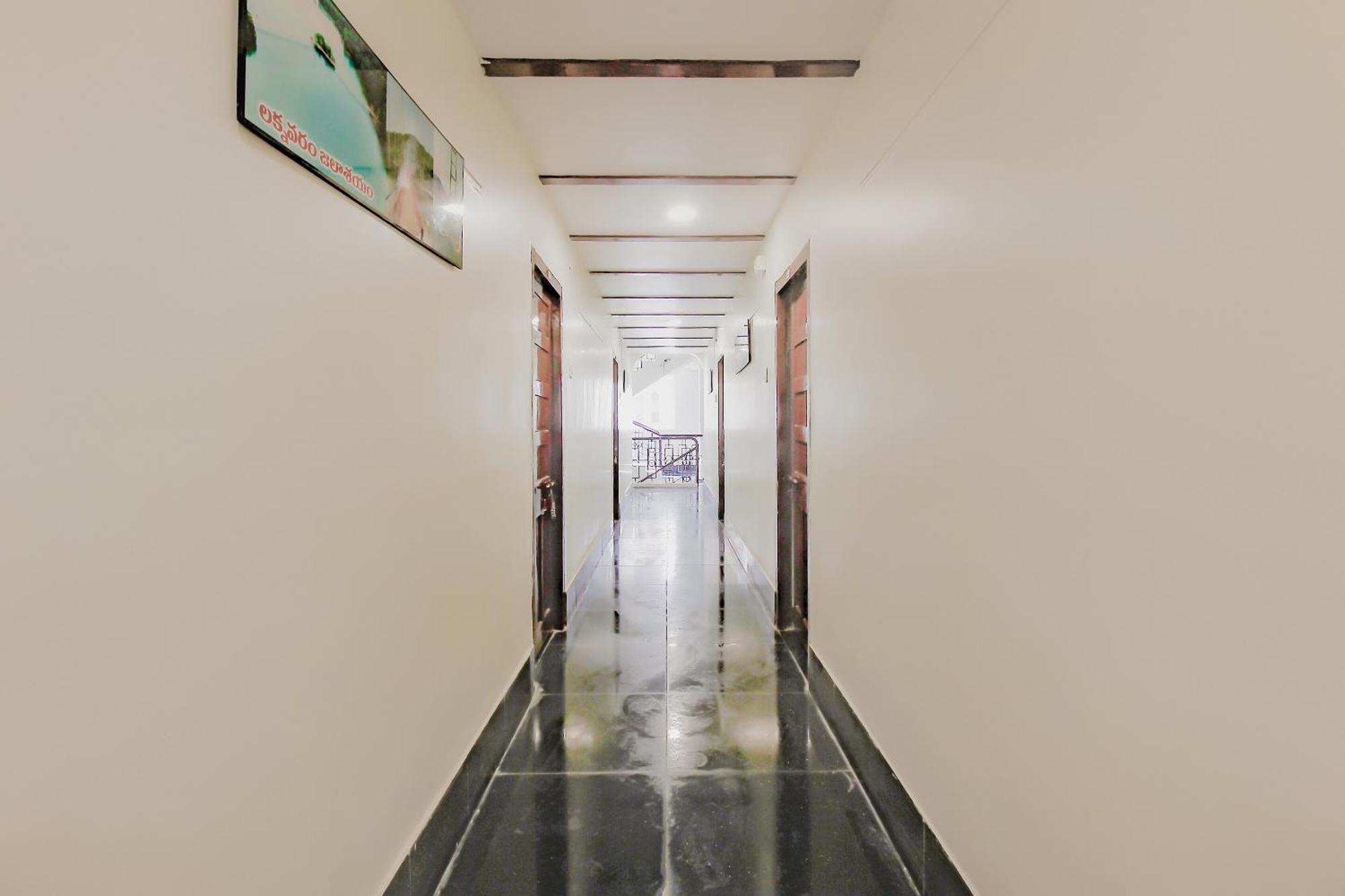 Spot On Hotel Grand Inn Warangal Exterior photo